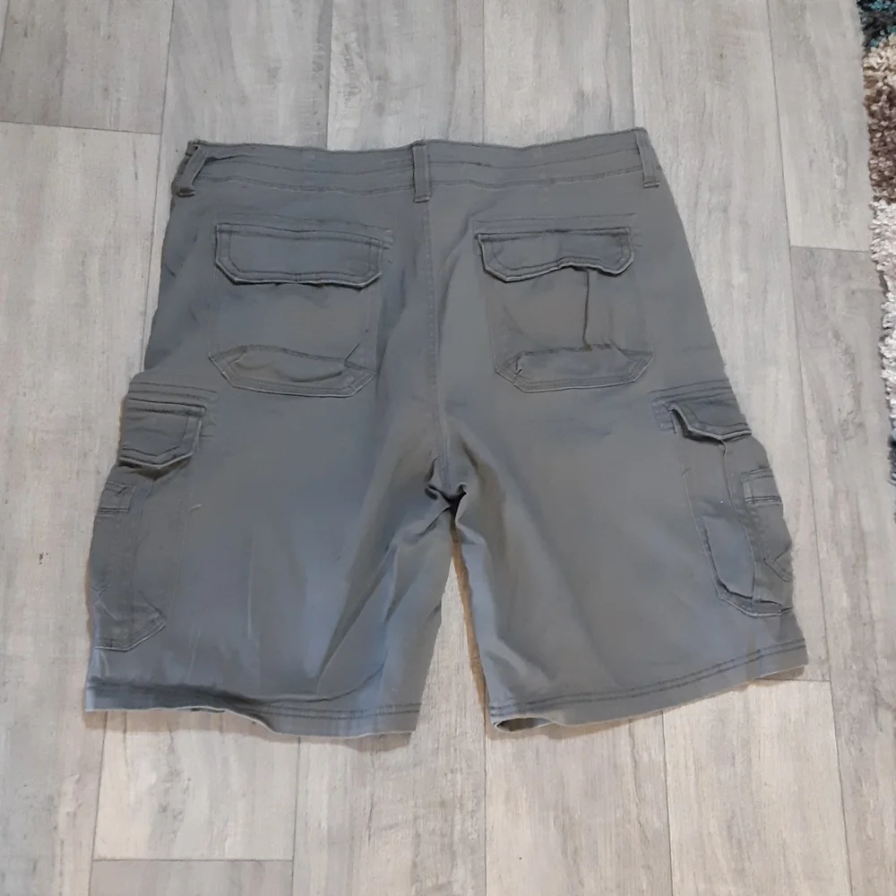 Mens gray Shorts UNION BAY sz 42